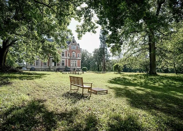 Chateau De L\'Aubriere - Teritoria